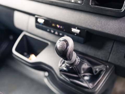 2.0 315 CDI Premium Panel Van 5dr Diesel Manual FWD L2 H2 Euro 6 (s/s) (150 ps)