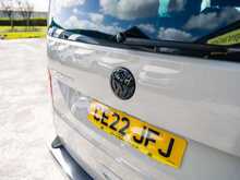 Volkswagen Transporter T32 2.0 TDI 150 BHP Highline DSG L1 SWB 5 Seat Kombi Euro 6 Diesel Automatic Van