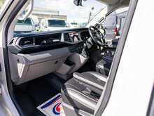 Volkswagen Transporter T32 2.0 TDI 150 BHP Highline DSG L1 SWB 5 Seat Kombi Euro 6 Diesel Automatic Van