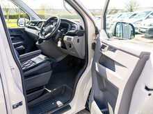 Volkswagen Transporter T32 2.0 TDI 150 BHP Highline DSG L1 SWB 5 Seat Kombi Euro 6 Diesel Automatic Van