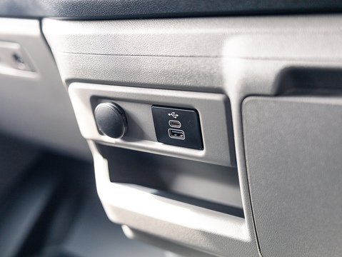 2.0 320 EcoBlue Limited Panel Van 5dr Diesel Auto L1 H1 Euro 6 (s/s) (136 ps)