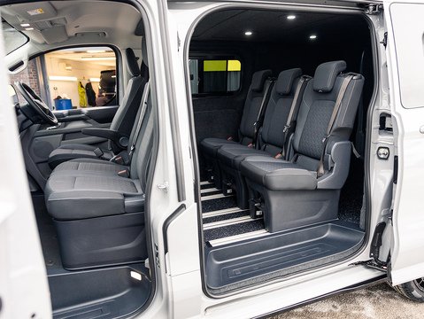 2.0 320 EcoBlue Limited Panel Van 5dr Diesel Auto L1 H1 Euro 6 (s/s) (136 ps)
