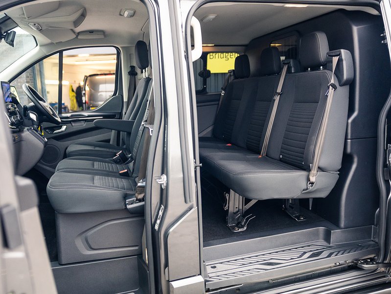 Ford 2.0 320 EcoBlue Limited Crew Van Double Cab 5dr Diesel Auto L1 H1 Euro 6 (170 ps)