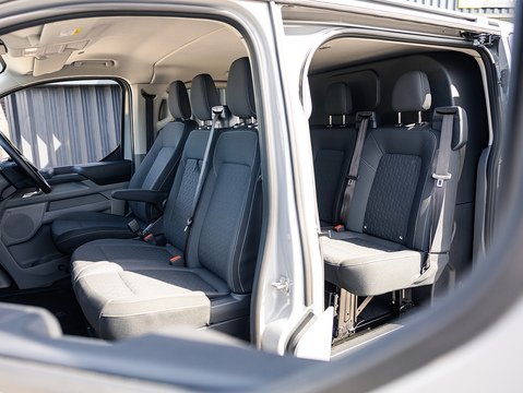 2.0 320 EcoBlue Limited Crew Van Double Cab 5dr Diesel Auto L2 H1 Euro 6 (s/s) (136 ps)