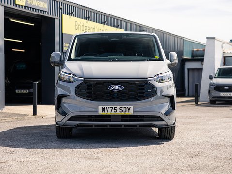 2.0 320 EcoBlue Limited Crew Van Double Cab 5dr Diesel Auto L2 H1 Euro 6 (s/s) (136 ps)