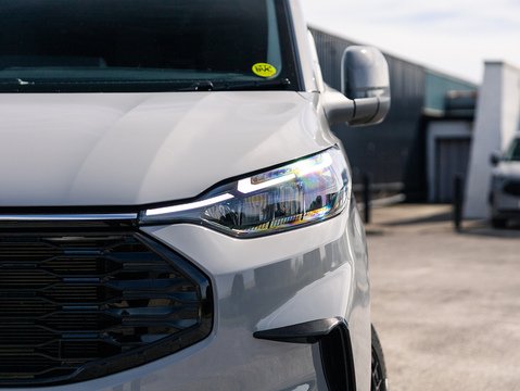2.0 320 EcoBlue Limited Crew Van Double Cab 5dr Diesel Auto L2 H1 Euro 6 (s/s) (136 ps)