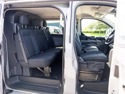 2.0 320 EcoBlue Limited Crew Van Double Cab 5dr Diesel Auto L2 H1 Euro 6 (s/s) (136 ps)
