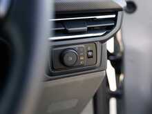 Ford Transit Custom Signature 320 2.0 EcoBlue 136 BHP L2 LWB Limited 6 Seat Doublecab Euro 6 Diesel Automatic Van