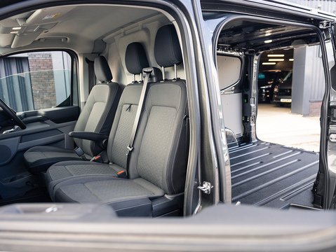 2.0 320 EcoBlue Limited Panel Van 5dr Diesel Auto L1 H1 Euro 6 (s/s) (136 ps)