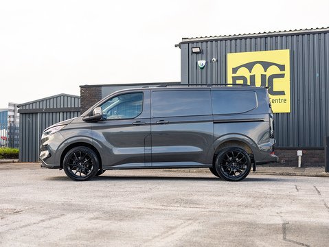 2.0 320 EcoBlue Limited Panel Van 5dr Diesel Auto L1 H1 Euro 6 (s/s) (136 ps)