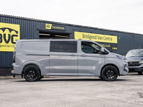 2.0 320 EcoBlue Limited Crew Van Double Cab 5dr Diesel Auto L2 H1 Euro 6 (s/s) (136 ps)