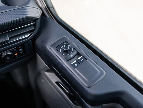 2.0 320 EcoBlue Limited Panel Van 5dr Diesel Auto L2 H1 Euro 6 (s/s) (136 ps)