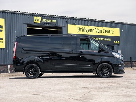 2.0 320 EcoBlue Limited Crew Van Double Cab 5dr Diesel Manual L2 H1 Euro 6 (s/s) (6 Seat) (130 ps)