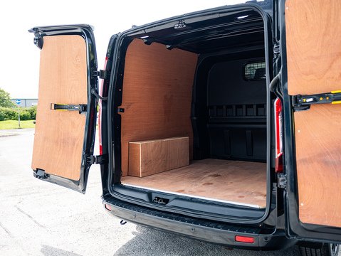 2.0 320 EcoBlue Limited Crew Van Double Cab 5dr Diesel Manual L2 H1 Euro 6 (s/s) (6 Seat) (130 ps)