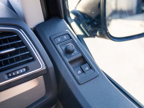 2.0 BiTDI T32 BlueMotion Tech Highline Kombi Double Cab 5dr Diesel DSG FWD SWB Euro 6 (s/s) (204 ps)