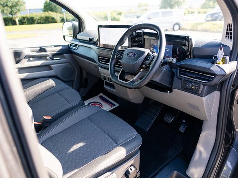 2.0 320 EcoBlue Limited Crew Van Double Cab 5dr Diesel Auto L2 H1 Euro 6 (s/s) (170 ps)