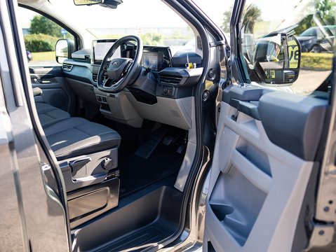 2.0 320 EcoBlue Limited Crew Van Double Cab 5dr Diesel Auto L2 H1 Euro 6 (s/s) (170 ps)