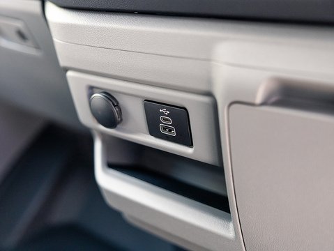 2.0 320 EcoBlue Limited Panel Van 5dr Diesel Auto L1 H1 Euro 6 (s/s) (136 ps)