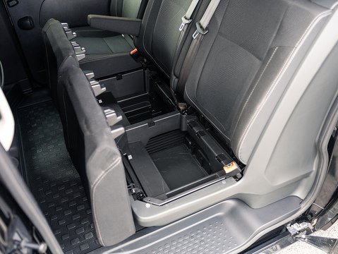 2.0 dCi Blue LL30 Sport+ Crew Van Double Cab 6dr Diesel EDC L2 H1 Euro 6 (s/s) (170 ps)