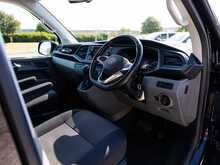 Volkswagen Transporter T6.1 T32 Highline Kombi 2.0 TDI 150PS DSG SWB with 5 Seats