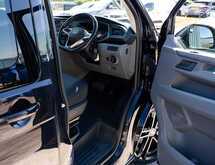 Volkswagen Transporter T6.1 T32 Highline Kombi 2.0 TDI 150PS DSG SWB with 5 Seats
