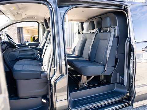 2.0 320 EcoBlue Limited Crew Van Double Cab 5dr Diesel Auto L2 H1 Euro 6 (s/s) (136 ps)