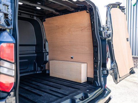 2.0 320 EcoBlue Limited Crew Van Double Cab 5dr Diesel Auto L2 H1 Euro 6 (s/s) (136 ps)