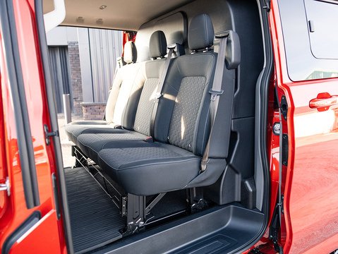 2.5 320 Duratec 11.8kWh Limited Crew Van 5dr Petrol Plug-in Hybrid Auto L1 Euro 6 (232 ps)