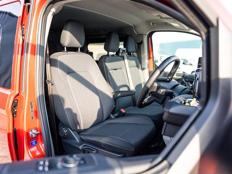 2.5 320 Duratec 11.8kWh Limited Crew Van 5dr Petrol Plug-in Hybrid Auto L1 Euro 6 (232 ps)