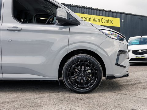 2.5 320 Duratec 11.8kWh Limited Crew Van Double Cab 5dr Petrol Plug-in Hybrid Auto L2 H1 Euro 6 (232 ps)