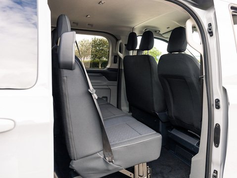 2.5 320 Duratec 11.8kWh Limited Crew Van Double Cab 5dr Petrol Plug-in Hybrid Auto L2 H1 Euro 6 (232 ps)
