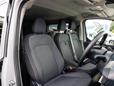 2.5 320 Duratec 11.8kWh Limited Crew Van Double Cab 5dr Petrol Plug-in Hybrid Auto L2 H1 Euro 6 (232 ps)
