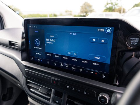 2.5 320 Duratec 11.8kWh Limited Crew Van Double Cab 5dr Petrol Plug-in Hybrid Auto L2 H1 Euro 6 (232 ps)