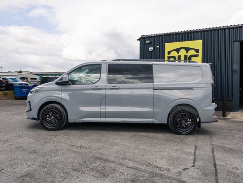 2.5 320 Duratec 11.8kWh Limited Crew Van Double Cab 5dr Petrol Plug-in Hybrid Auto L2 H1 Euro 6 (232 ps)
