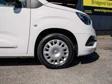Vauxhall Combo 1.5 Turbo D 2300 Pro Panel Van 6dr Diesel Manual L2 H1 Euro 6 (s/s) (100 ps)