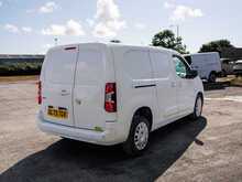 Vauxhall Combo 1.5 Turbo D 2300 Pro Panel Van 6dr Diesel Manual L2 H1 Euro 6 (s/s) (100 ps)