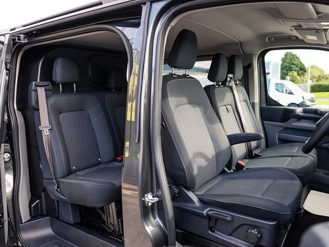 2.0 320 EcoBlue Limited Crew Van Double Cab 5dr Diesel Auto L2 H1 Euro 6 (s/s) (170 ps)