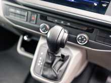 2020 Volkswagen Transporter T6.1 T32 Highline 2.0 TDI 150PS DSG SWB 5 Seat Kombi Euro 6 Diesel Automatic Van