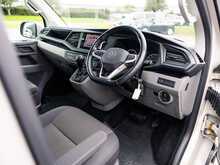 2020 Volkswagen Transporter T6.1 T32 Highline 2.0 TDI 150PS DSG SWB 5 Seat Kombi Euro 6 Diesel Automatic Van