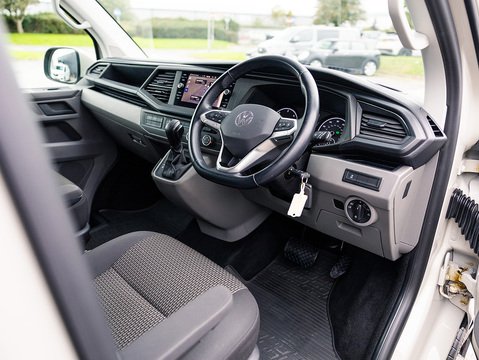 2.0 TDI T32 Highline Kombi Double Cab 5dr Diesel DSG FWD SWB Euro 6 (s/s) (150 ps)