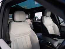 Land Rover Range Rover Sport 3.0 D300 MHEV Dynamic SE Euro 6 Diesel Automatic 4WD SUV