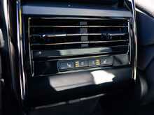 Land Rover Range Rover Sport 3.0 D300 MHEV Dynamic SE Euro 6 Diesel Automatic 4WD SUV