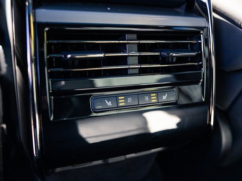 3.0 D300 MHEV Dynamic SE SUV 5dr Diesel Auto 4WD Euro 6 (s/s) (300 ps)
