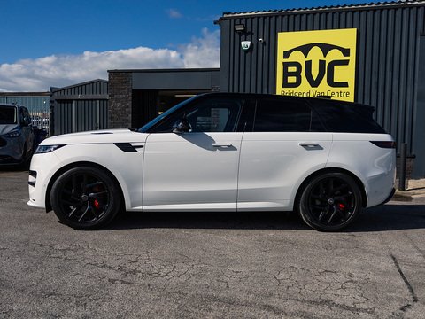 3.0 D300 MHEV Dynamic SE SUV 5dr Diesel Auto 4WD Euro 6 (s/s) (300 ps)