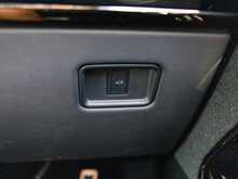 Land Rover Range Rover Sport 3.0 D300 MHEV Dynamic SE Euro 6 Diesel Automatic 4WD SUV