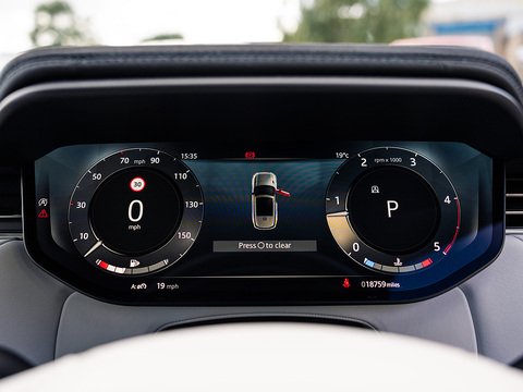3.0 D300 MHEV Dynamic SE SUV 5dr Diesel Auto 4WD Euro 6 (s/s) (300 ps)
