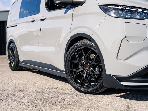 2.5 320 Duratec 11.8kWh Limited Crew Van Double Cab 5dr Petrol Plug-in Hybrid Auto L1 H1 Euro 6 (232 ps)