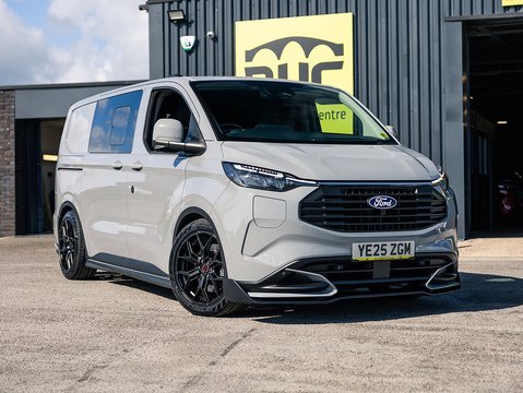 2.5 320 Duratec 11.8kWh Limited Crew Van Double Cab 5dr Petrol Plug-in Hybrid Auto L1 H1 Euro 6 (232 ps)