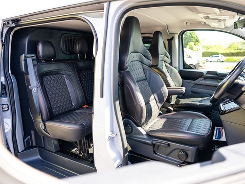 2.5 320 Duratec 11.8kWh Limited Crew Van Double Cab 5dr Petrol Plug-in Hybrid Auto L1 H1 Euro 6 (232 ps)