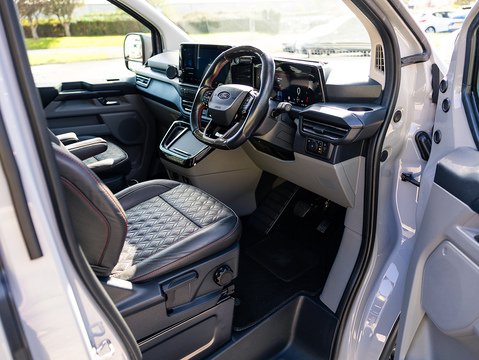 2.5 320 Duratec 11.8kWh Limited Crew Van Double Cab 5dr Petrol Plug-in Hybrid Auto L1 H1 Euro 6 (232 ps)